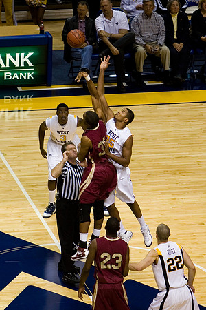 Wellington Smith jump ball